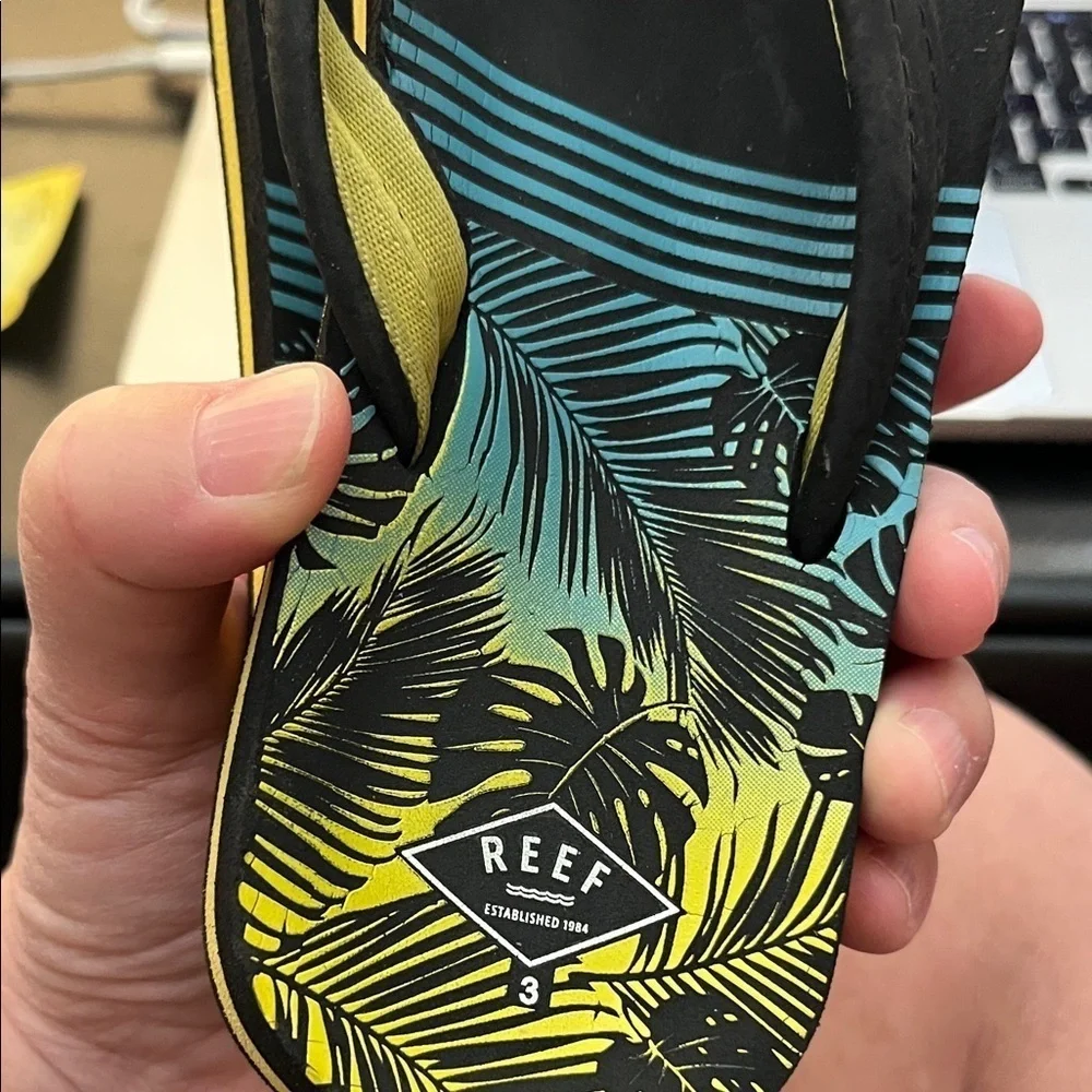 Reef Ahi Tropical Nights Flip Flop Sandals Kids Size 3